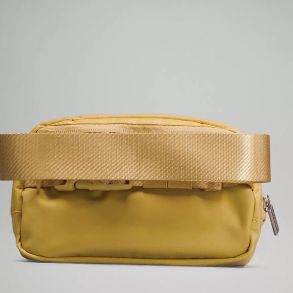 lululemon athletica Yellow Bag - Picture 2 of 4